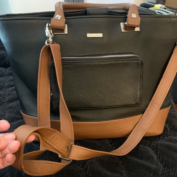 Large Bella Modi Black and Tan Leather Purse - Picture 3 of 5